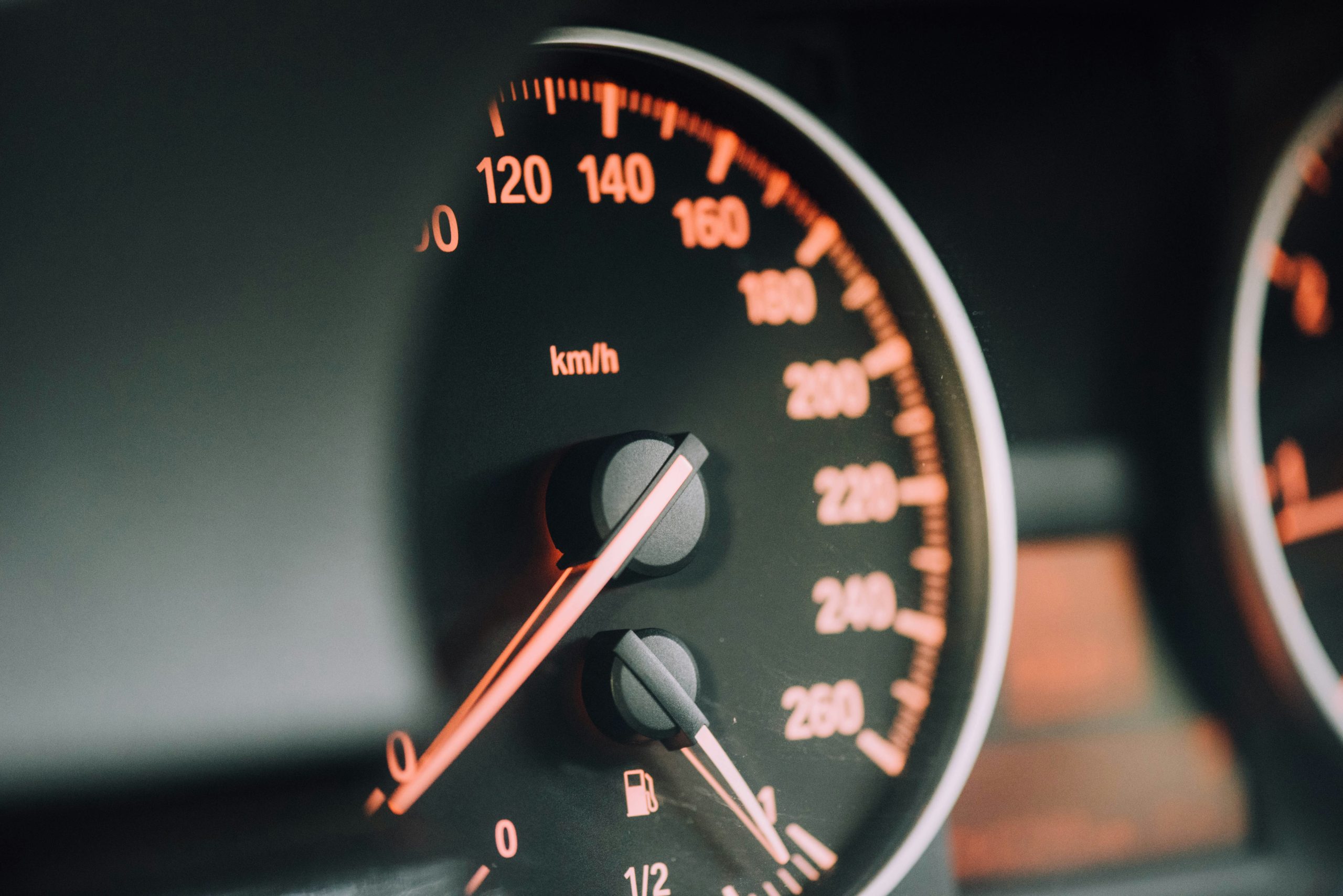 trouvez des modèles de contrats de vente de voitures et de documents administratifs nécessaires pour l'achat ou la vente de véhicules d'occasion. utilisez nos modèles prêts à l'emploi pour sécuriser vos transactions automobiles.
